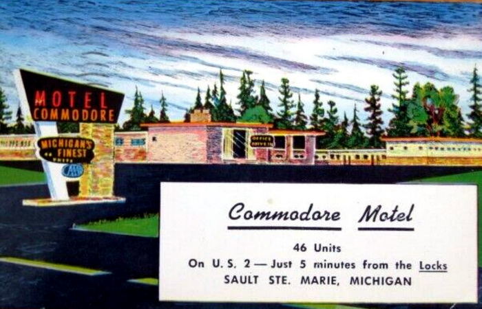 Motel Commodore - Old Postcard And Promos (newer photo)